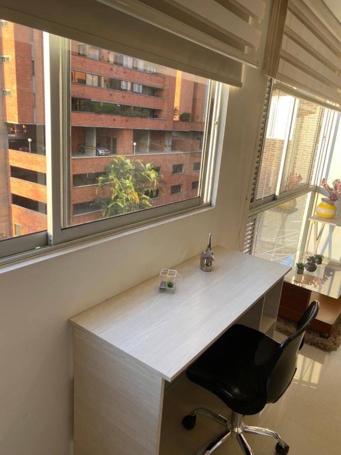 Apartasuite Moderna - En El Corazon Del Poblado Medellín Exterior foto